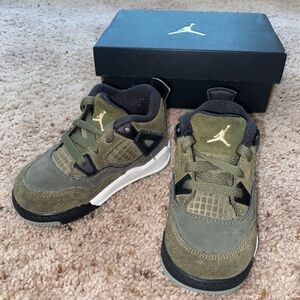 TODDLER JORDAN AIR JORDAN 4 RETRO SE CRAFT OLIVE GREEN, SIZE 6C